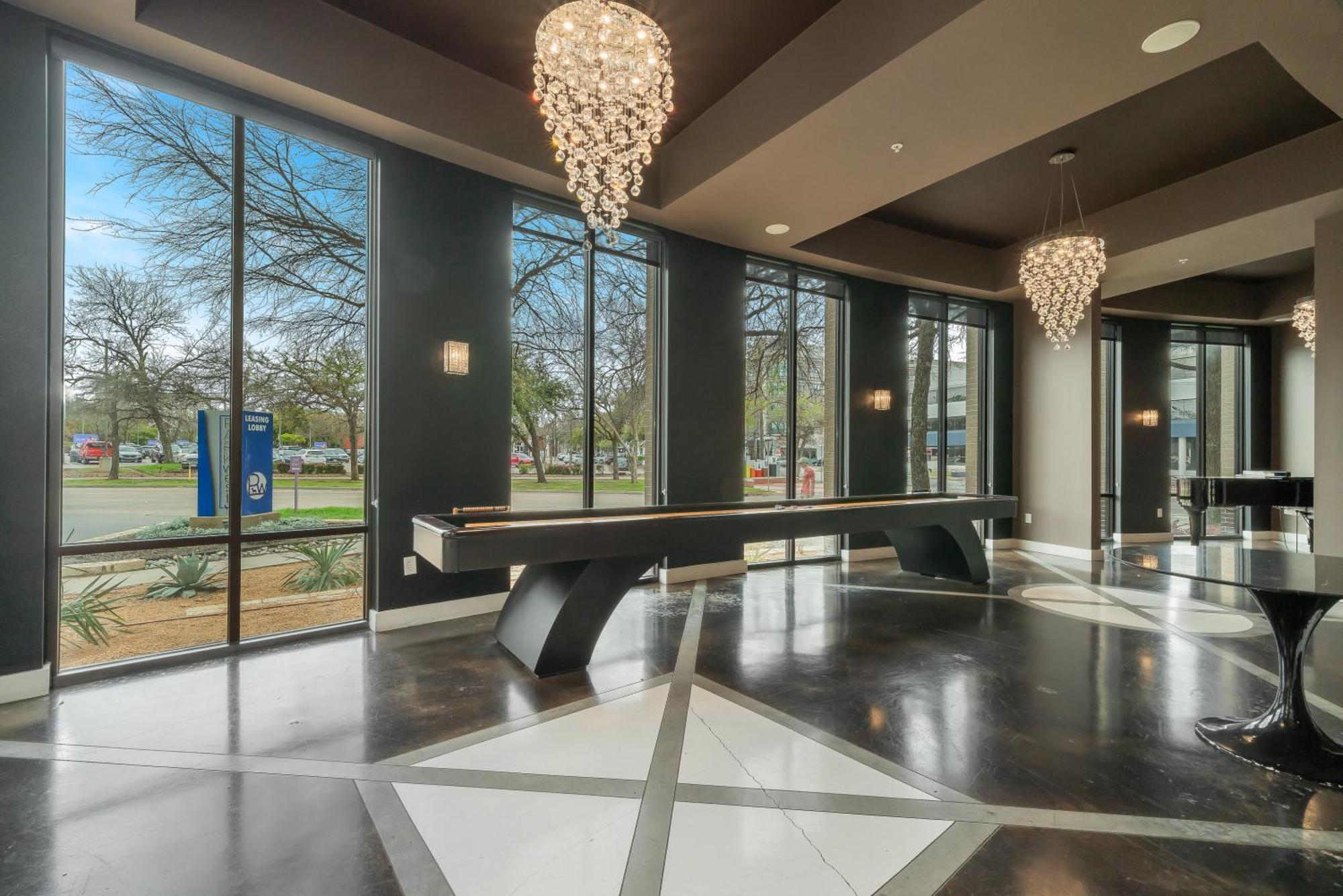 Park West 450 1bedroom Suite, Pool, Gym, Parking Apartment *