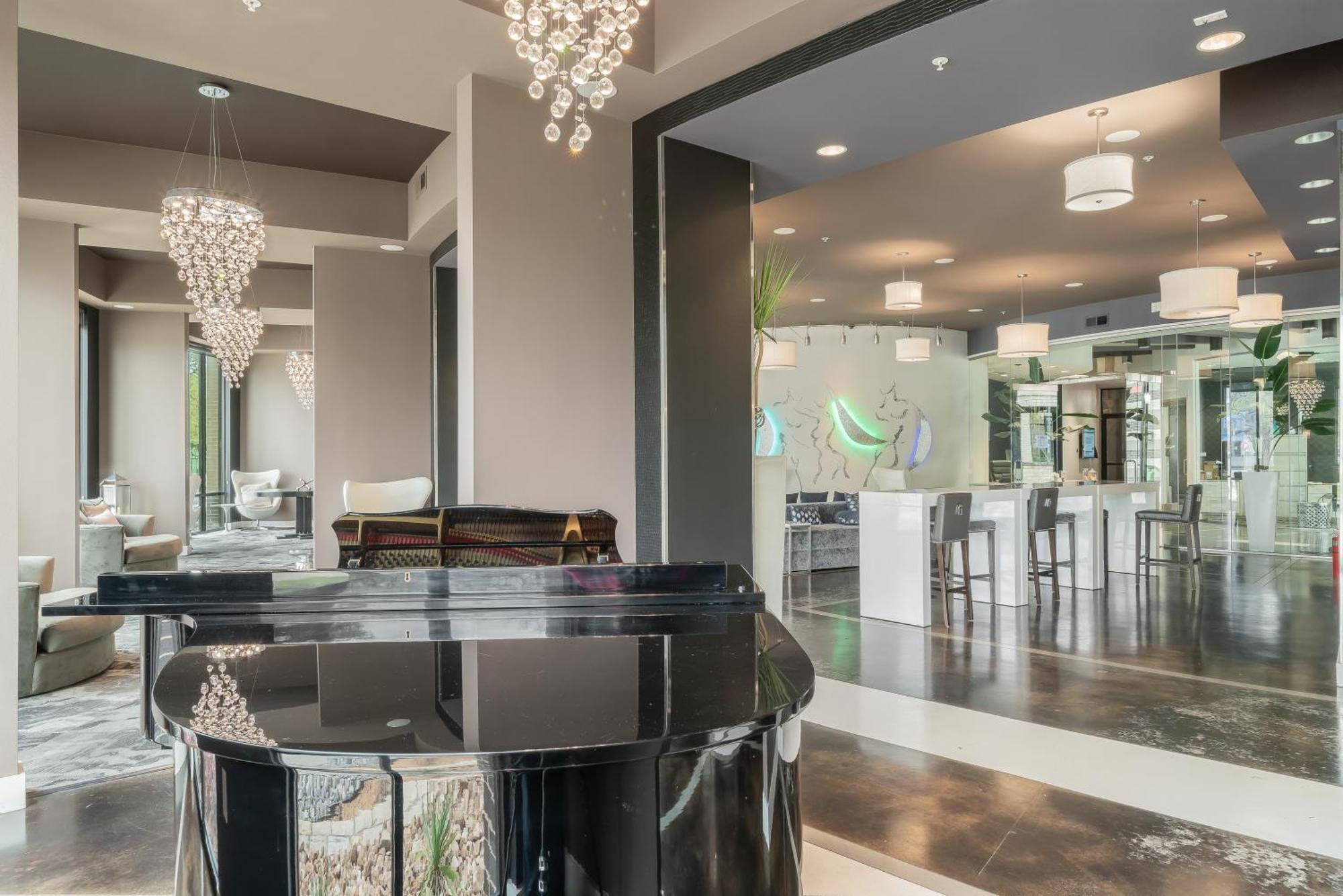 Park West 450 1bedroom Suite, Pool, Gym, Parking Apartment Dallas